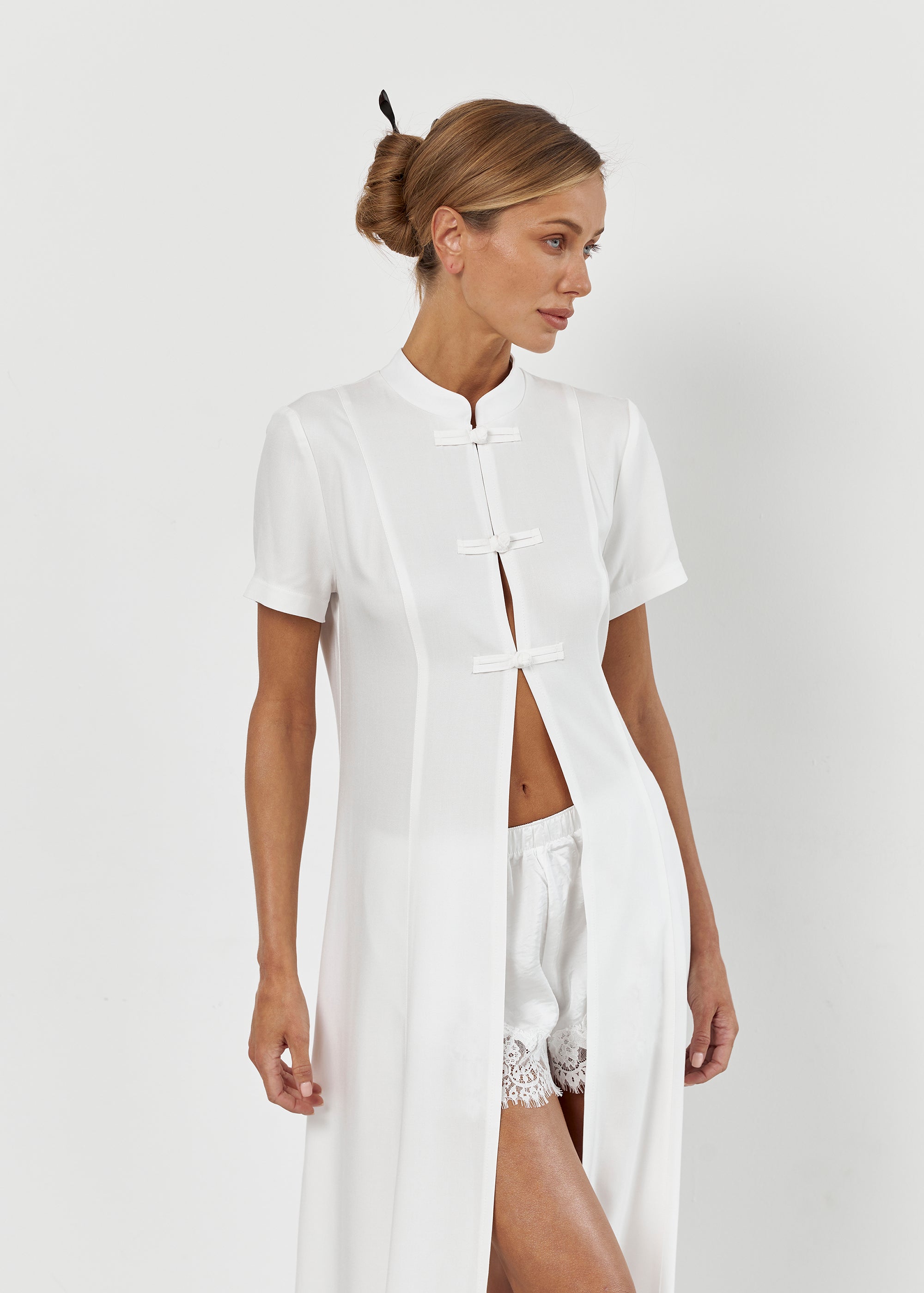 Robe Yoshi White
