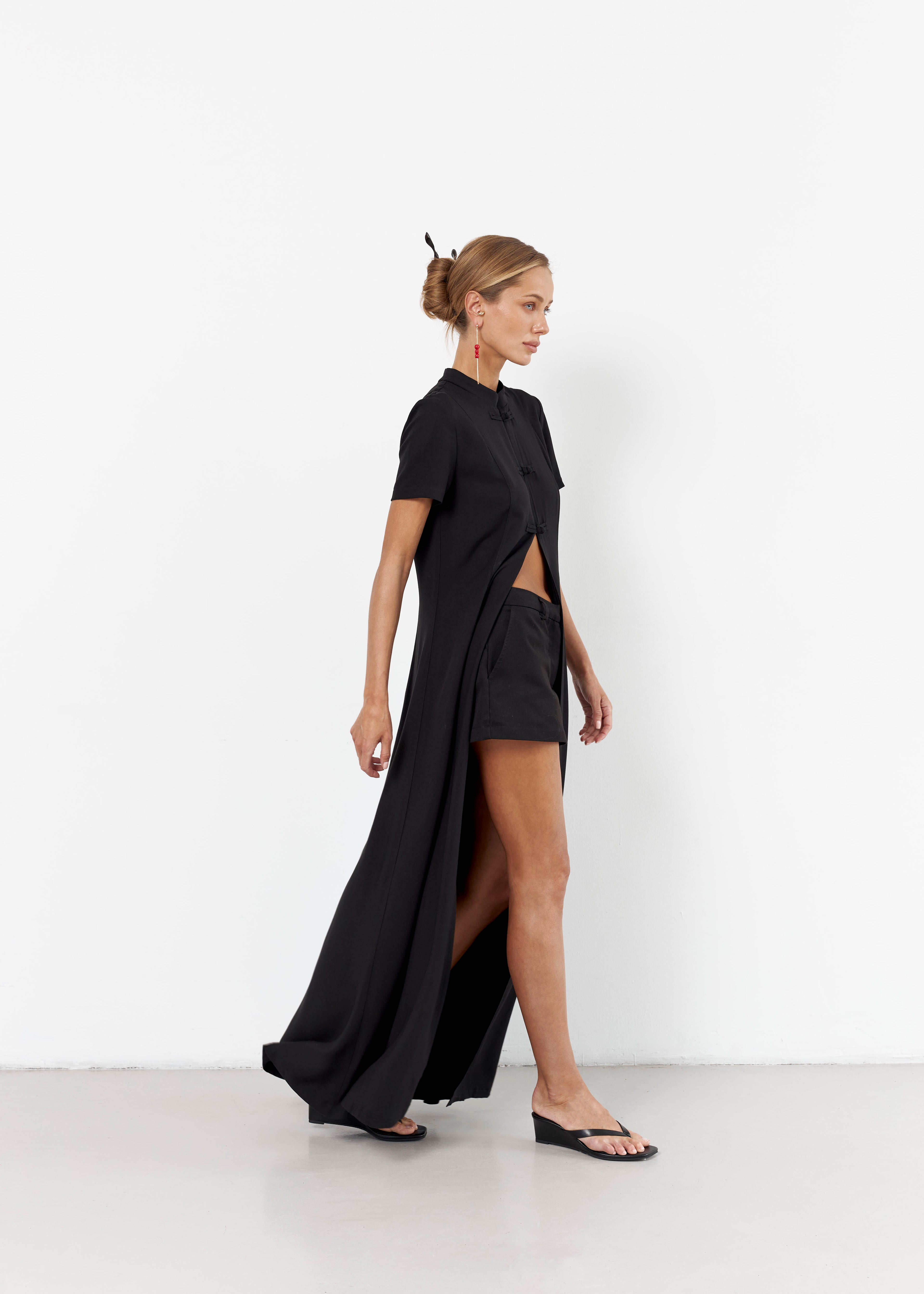 Robe Yoshi Black